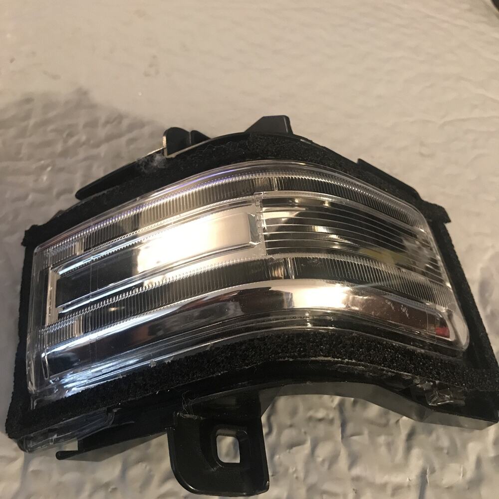 Passenger Right Side Door Tow Mirror Turn Signal Light For 15-20 Ford F-150 250